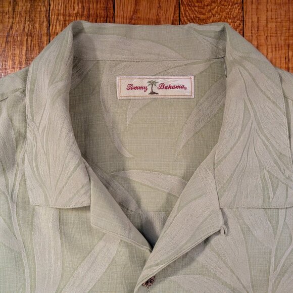 Tommy Bahama Hawaiian Shirt Mens Med Silk Green Button Bamboo Tropical Beach - Picture 2 of 7